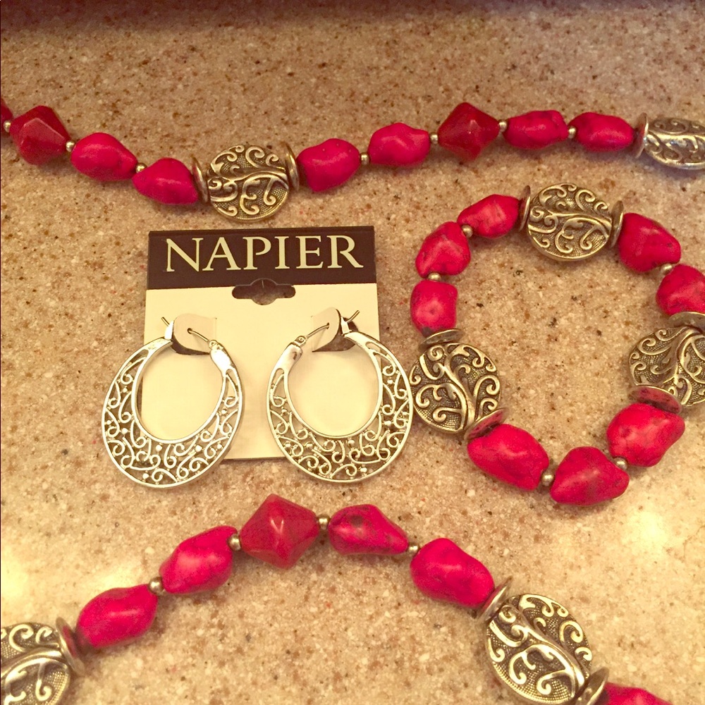 Premier Design 17" necklace, bracelet & earrings